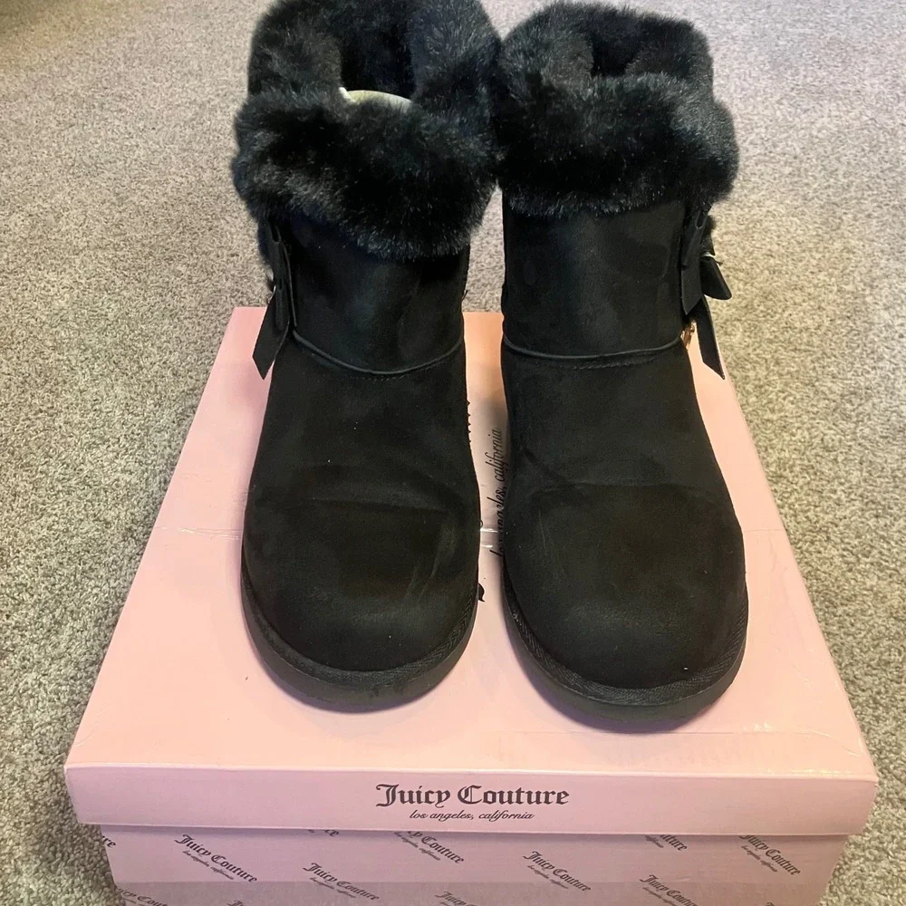 Juicy Couture Kodak Black‎ Faux Fur Bow Boots Rhinestone JC Charm KJ03335S SZ 5M